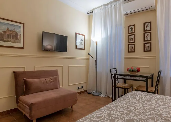 Piazza Navona & Pantheon Central Apartment