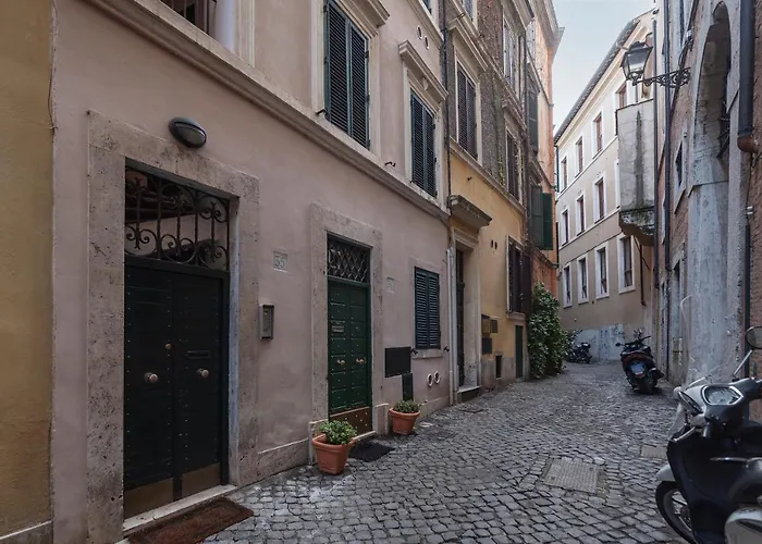 Piazza Navona & Pantheon Central Apartment