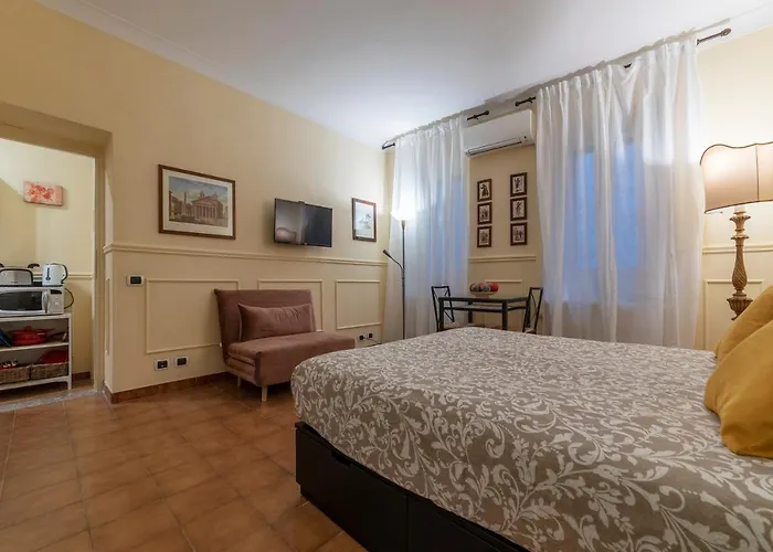 Piazza Navona & Pantheon Central Apartment